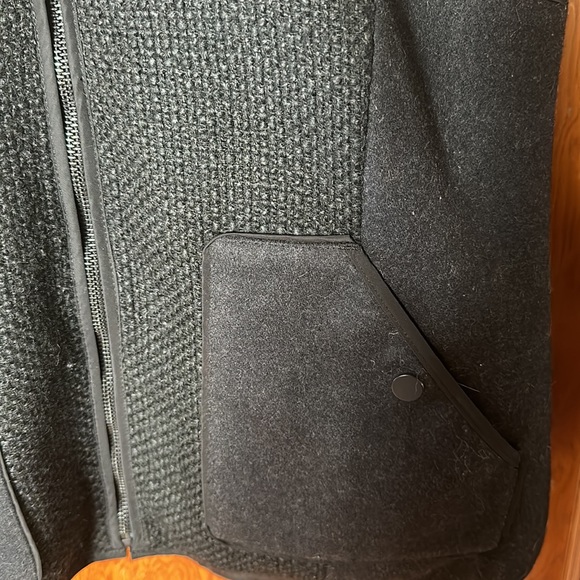 RW and Company hooded vest - Picture 4 of 5